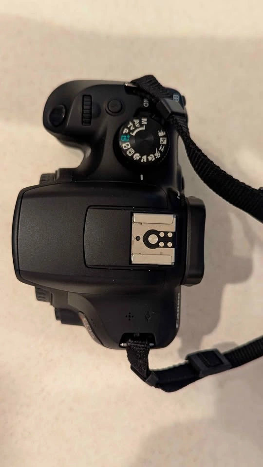 Canon Rebel T6 DSLR Camera Kit - Excellent Condition - photo 3