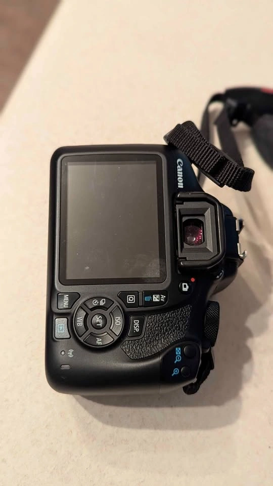Canon Rebel T6 DSLR Camera Kit - Excellent Condition - photo 4