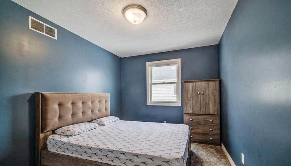 🛏️ Storage Bed + Almirah for Sale – Modern Look! 🛏️