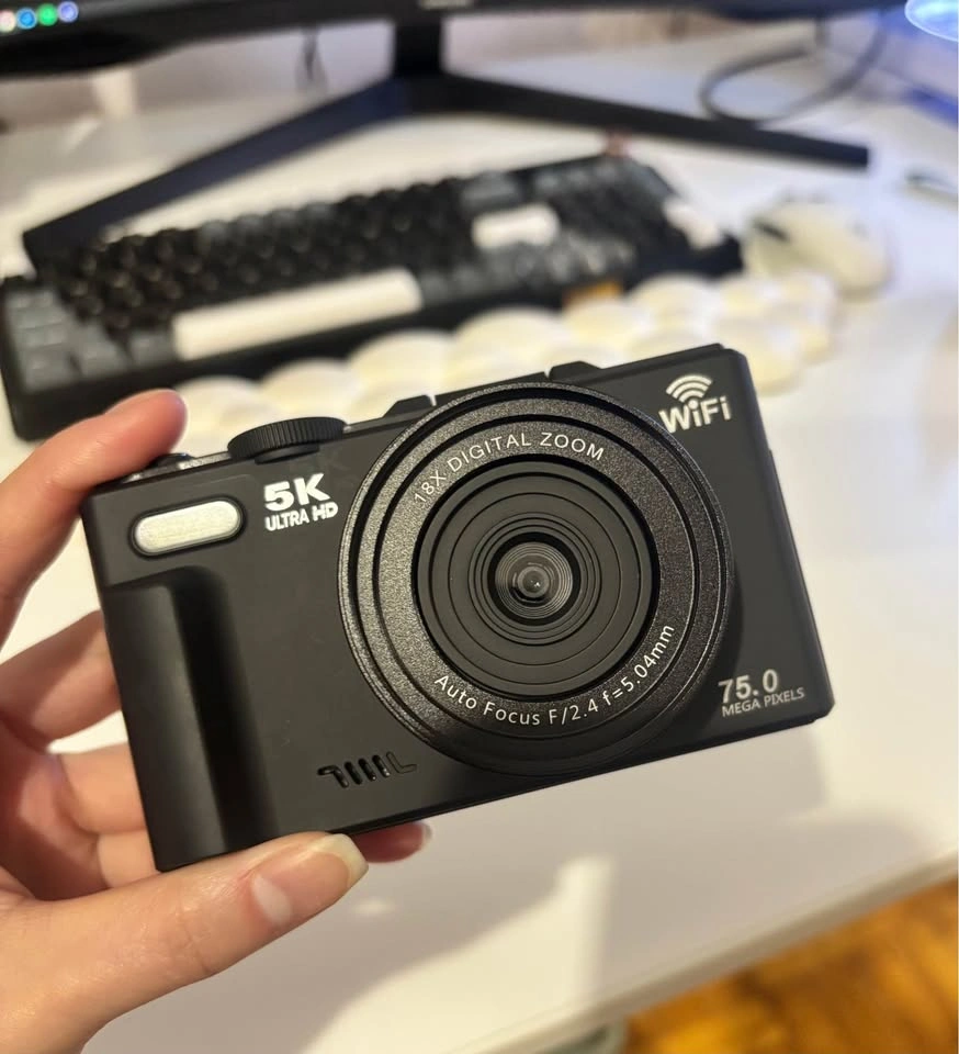 New - Flip Screen Digital Camera 5K 75MP - photo 2