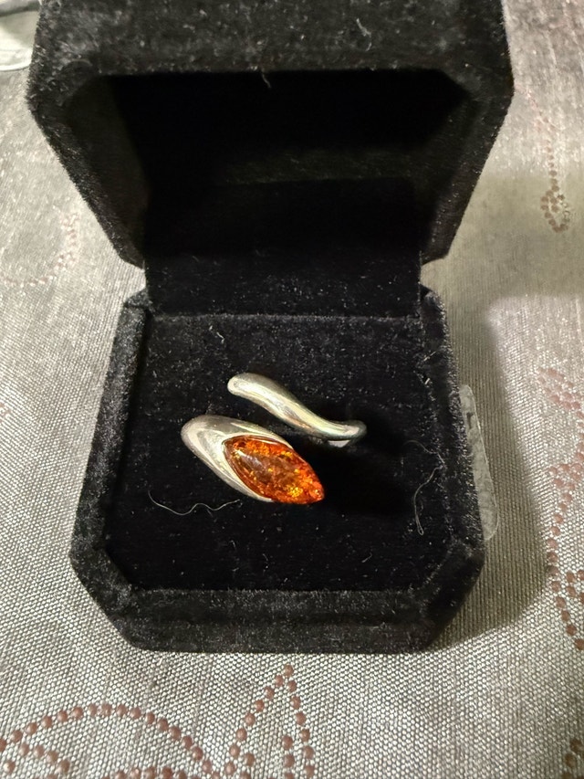 925 Silver Amber Ring Size 9