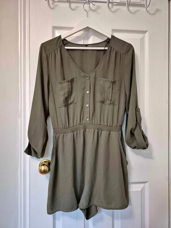 Romper with pockets thumbnail