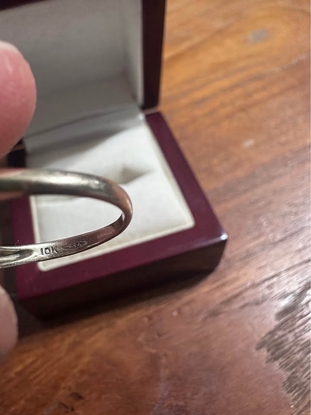 Vintage 10K Gold Ruby & Diamond Heart Ring – Size 5.25 - photo 2