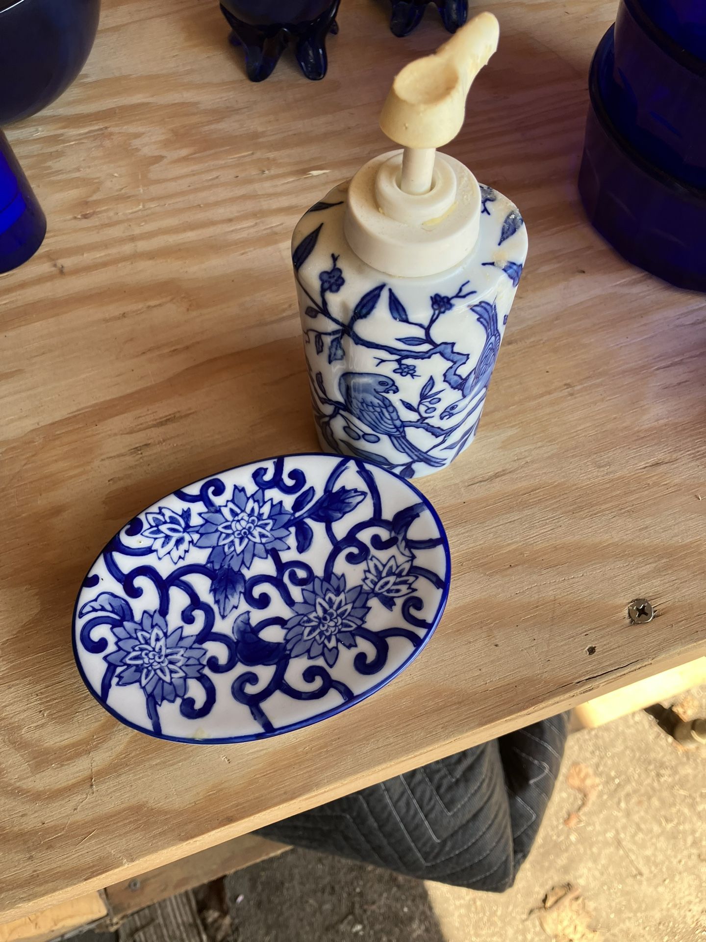 Blues Soap Dish And Pump Dispenser