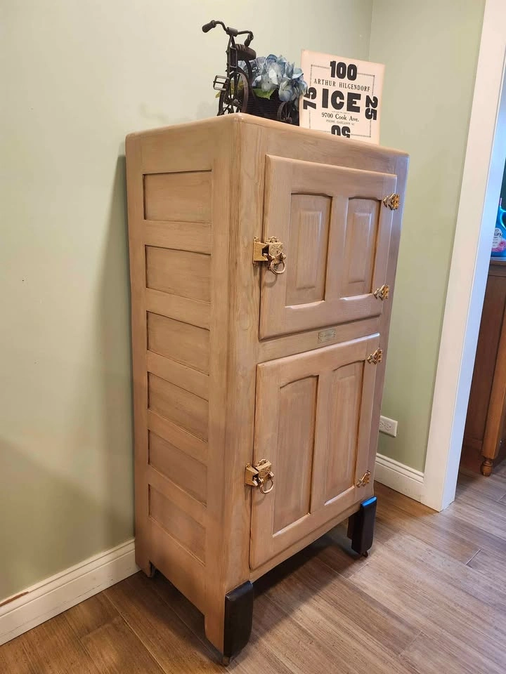 Antique Ice Box - photo 2