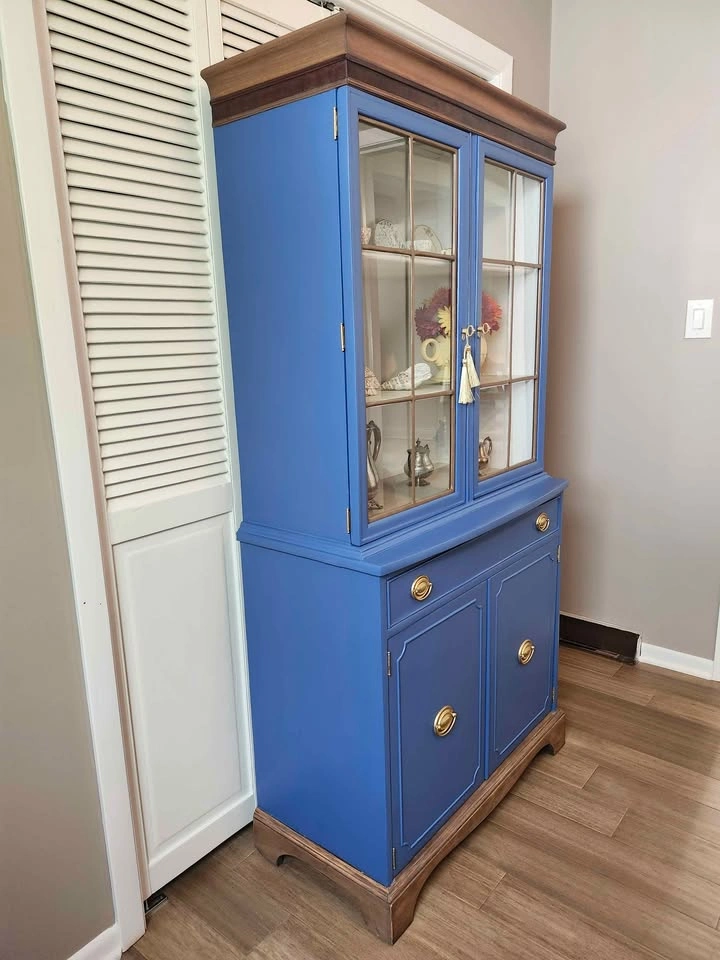 Refinished Antique China Cabinet - photo 5