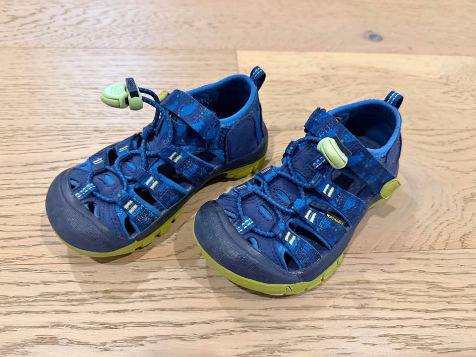 Keen sandals, size 10