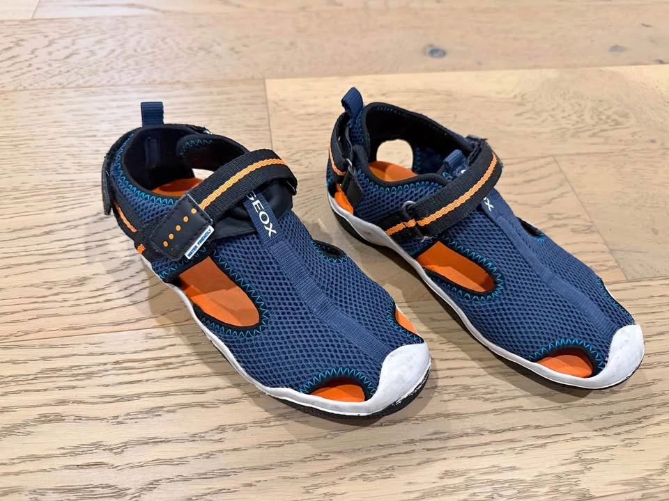 GEOX sandals size 33