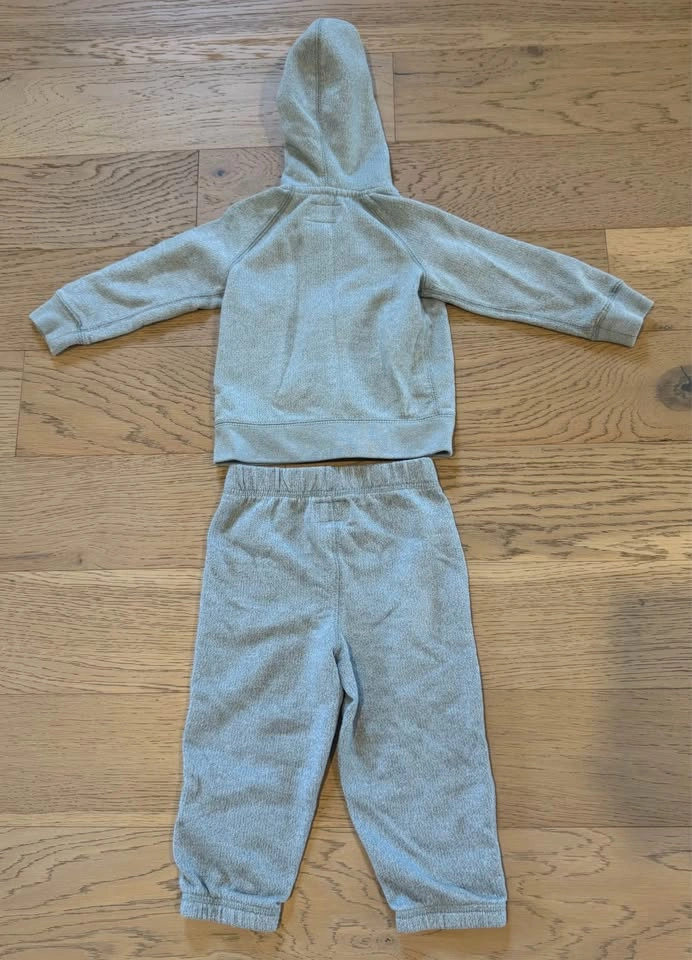 Baby Roots Sweatsuit Size 18-24 months - photo 2