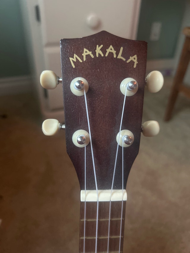 Makala Ukulele and extra string - photo 5