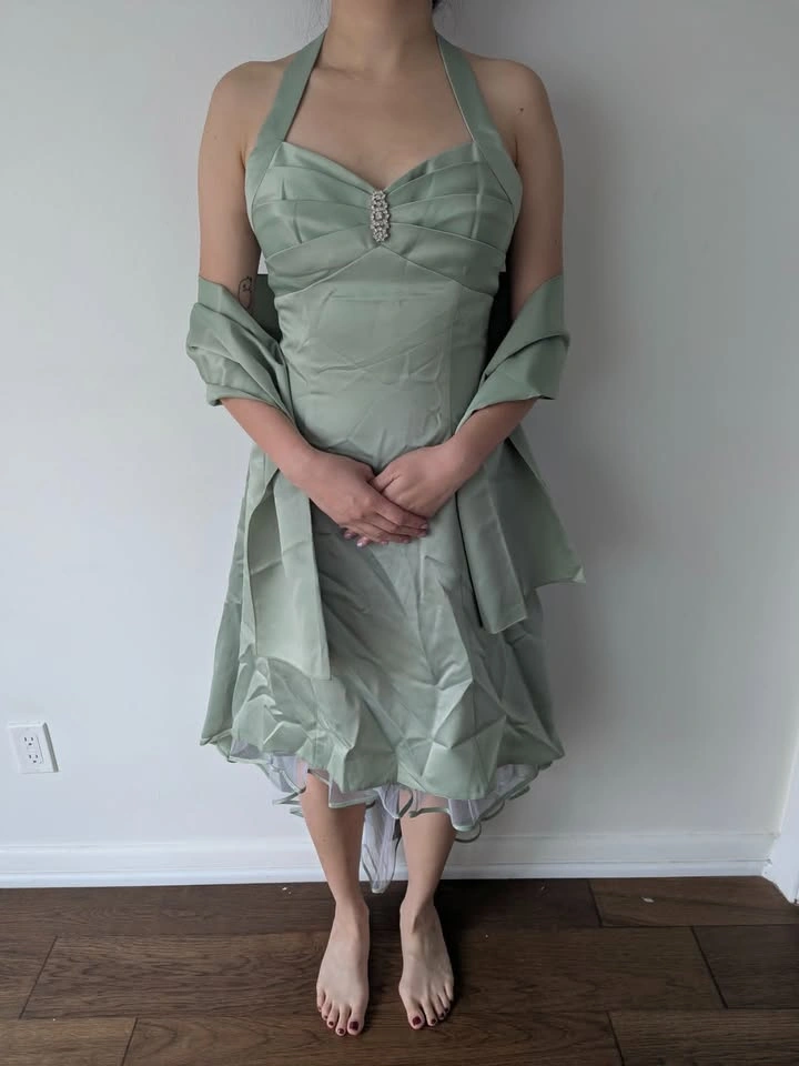 NEW - Beautiful sage green satin dress - photo 4
