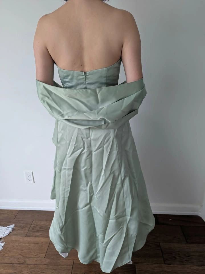 NEW - Beautiful sage green satin dress - photo 5