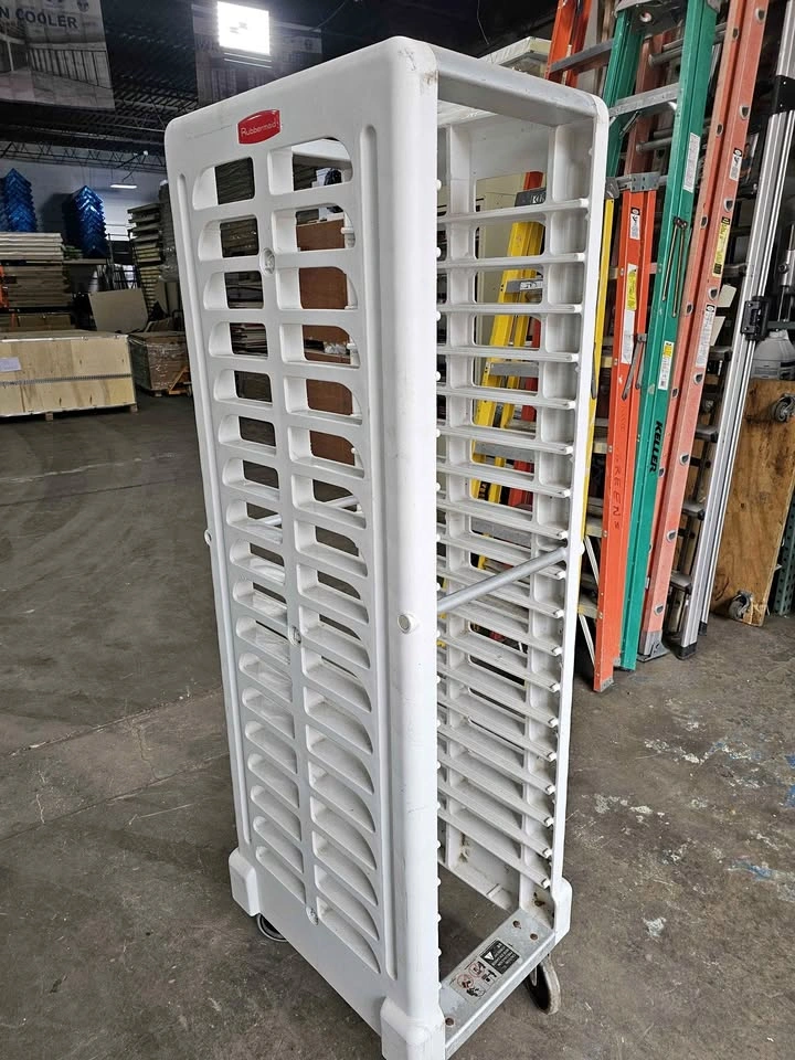 Rubbermaid End Loader Rack