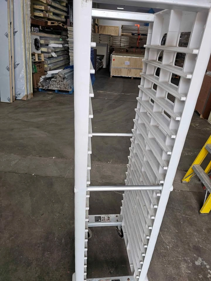 Rubbermaid End Loader Rack - photo 3