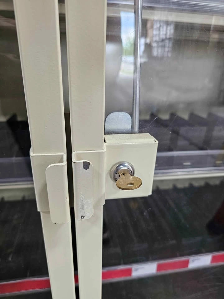 4 Security Display Cases with Locks - photo 3