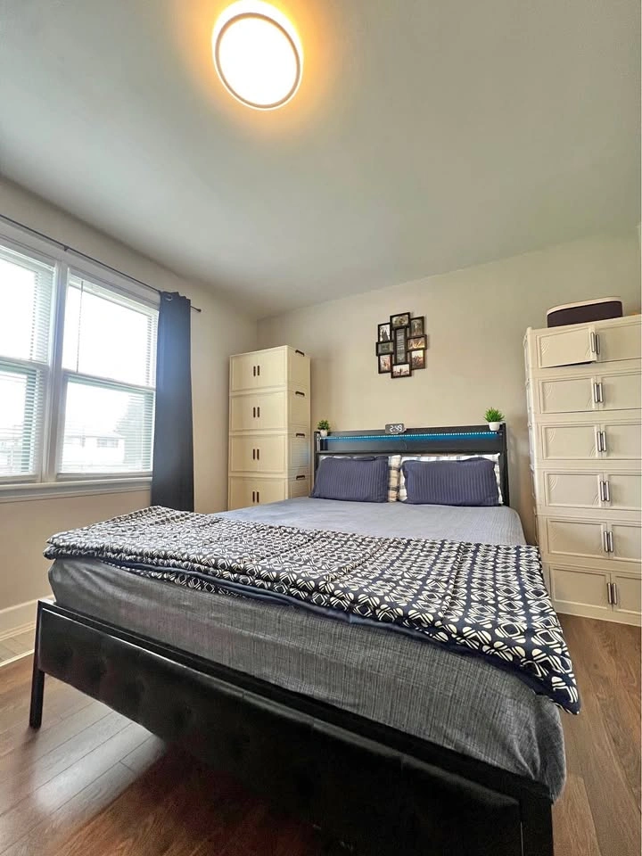 Queen bed with mattress