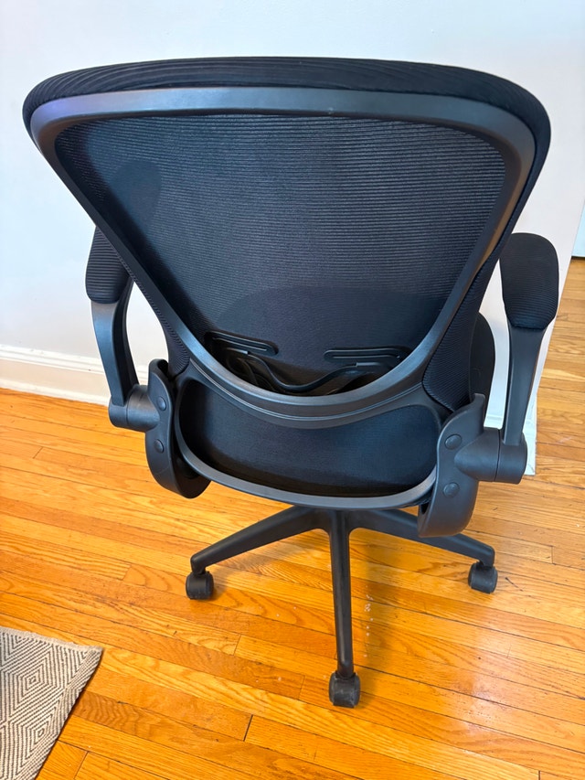 Ergonomic Mesh Black Office Chair with Flip up arms - photo 3