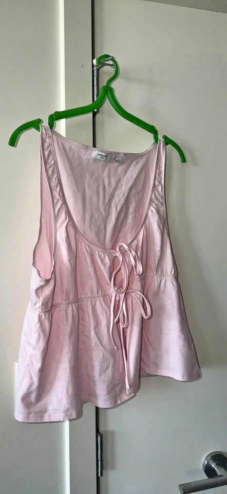 Aritzia pink cute layer top