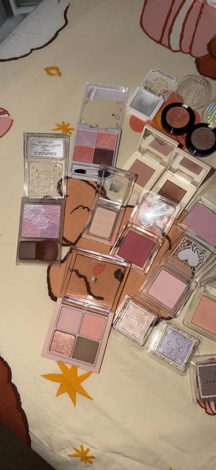 K beauty Jo beauty makeup blushes, highlighter, concealer, eyesh - photo 3