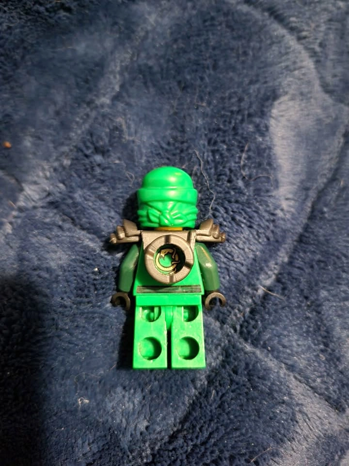Lloyd ZX 2012 Minifigure - photo 2
