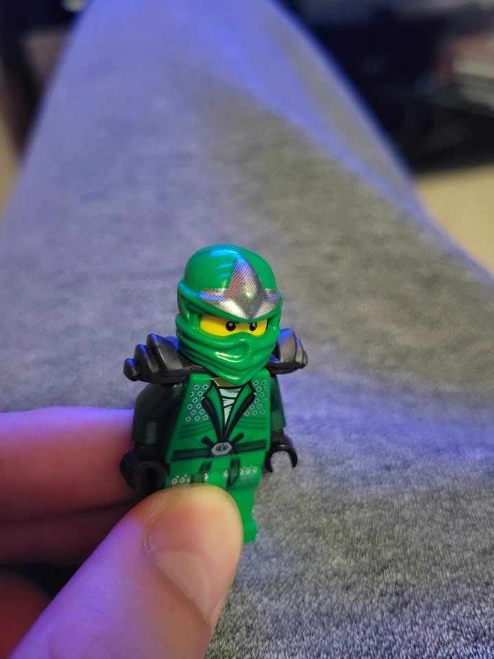 Lloyd ZX 2012 Minifigure - photo 4