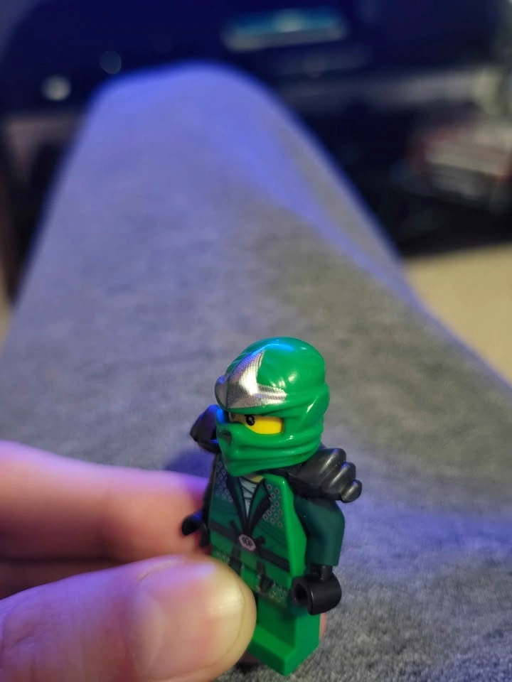 Lloyd ZX 2012 Minifigure - photo 5