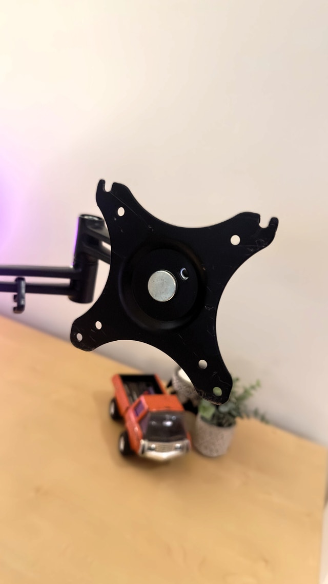 Adjustable Dual Monitor Desk Mount VESA 13-32" $50 - photo 2