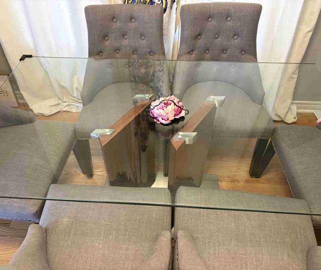 Dining set with glass top