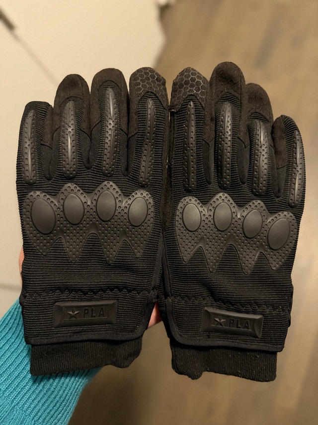 Brand new Gloves - photo 2
