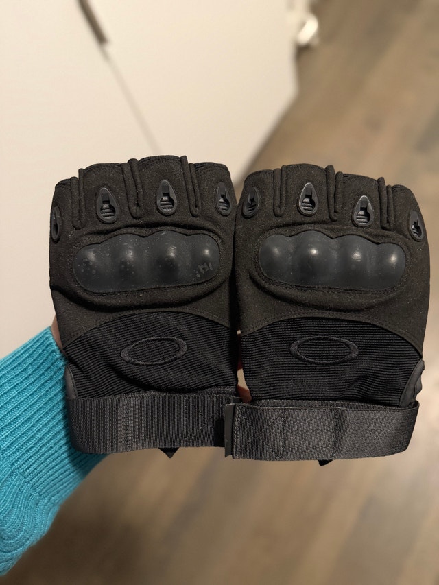 Brand new Gloves - photo 3