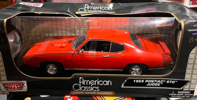 MotorMax 1969 Pontiac GTO Judge Diecast Car