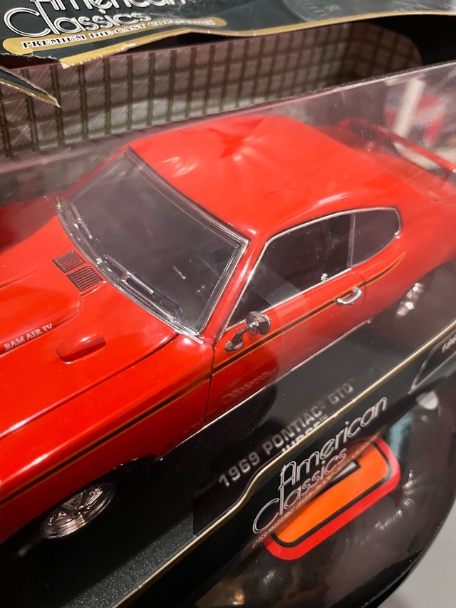MotorMax 1969 Pontiac GTO Judge Diecast Car - photo 3