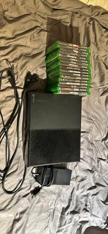 xbox 1 with games and controllers thumbnail