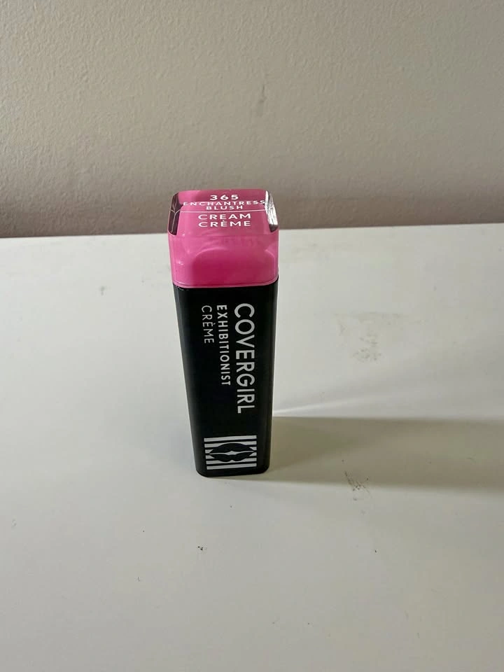 COVERGIRL Exhibitionist Lipstick