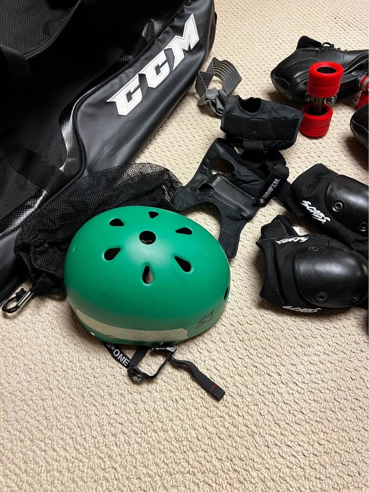 Roller Derby Gear & Skates - photo 3