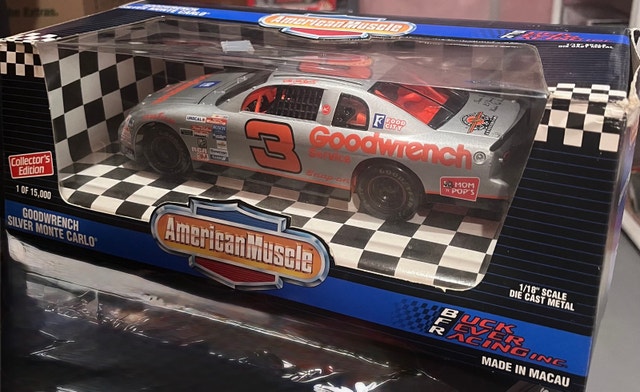 1995 Ertl American Muscle Dale Earnhardt #3 Silver Monte Carlo - photo 2