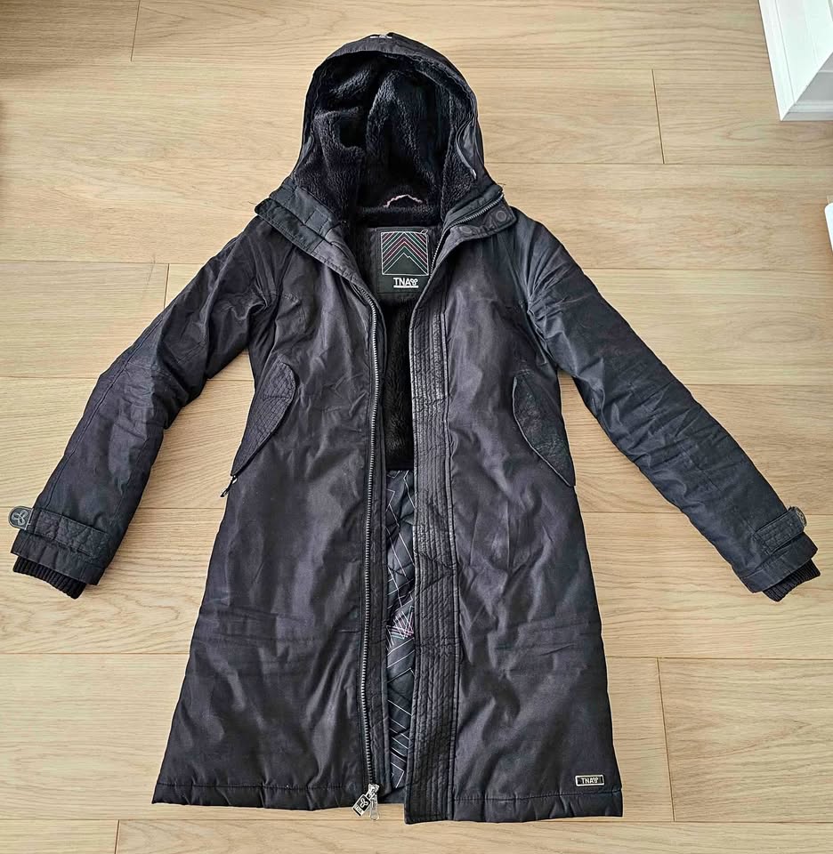 Size XS Aritzia TNA parka