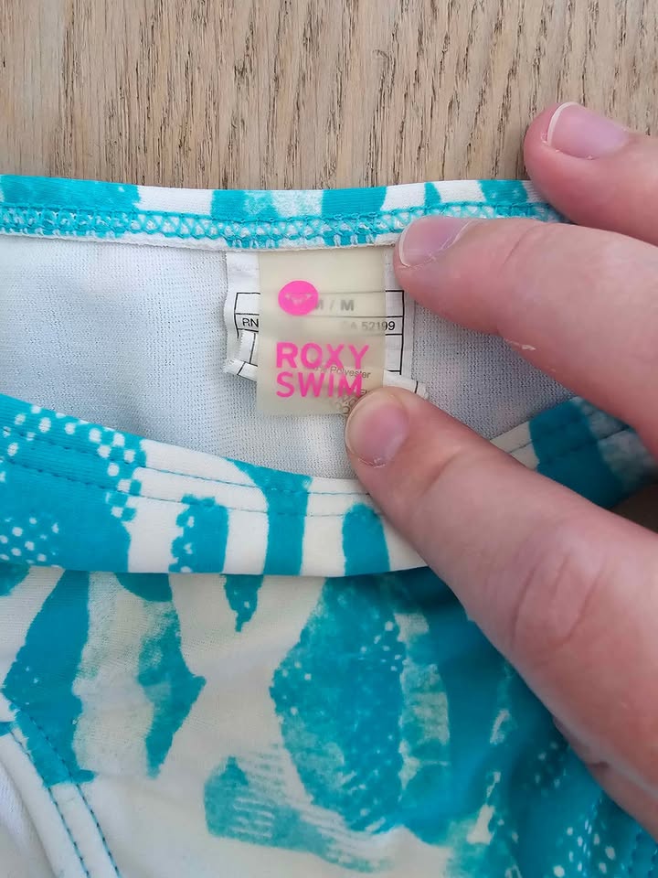 $25 each | Size medium Roxy and Hurley bikinis - photo 5