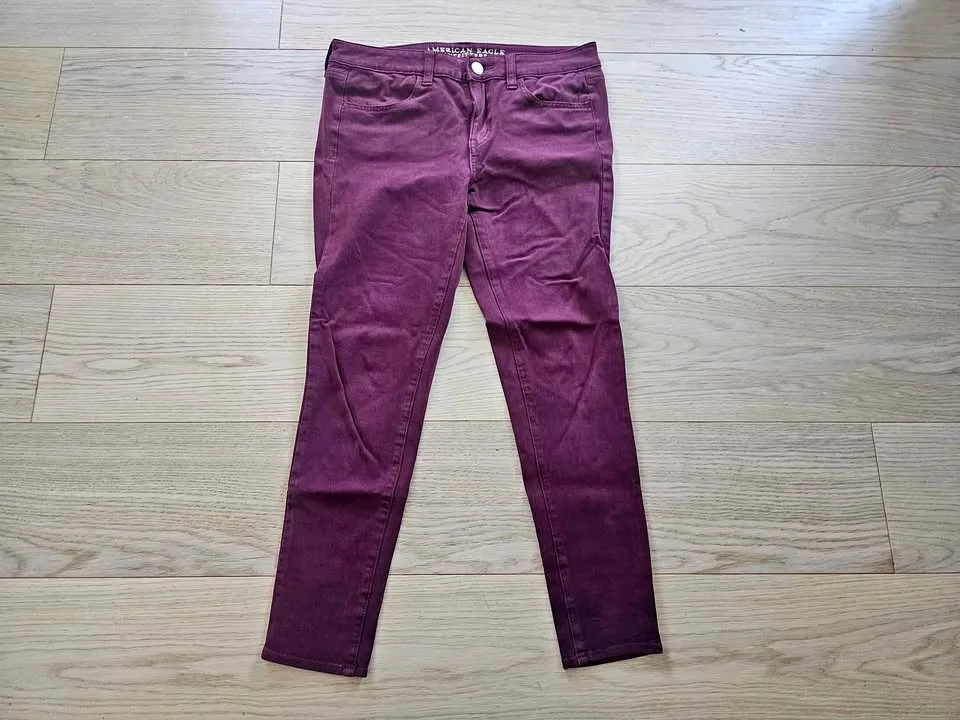 Size 8 American Eagle women's jeans thumbnail