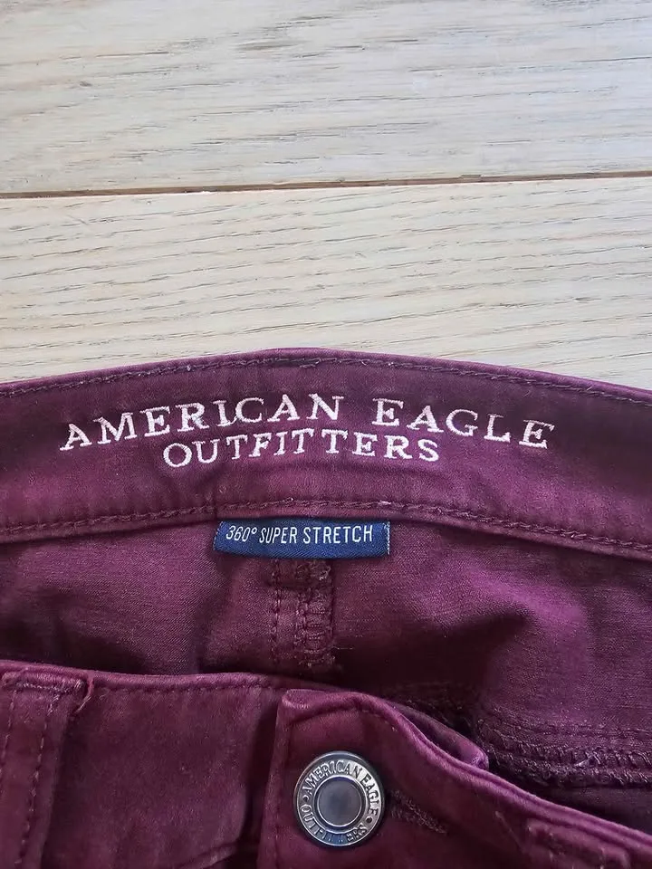 Size 8 American Eagle women's jeans image indicator(3)