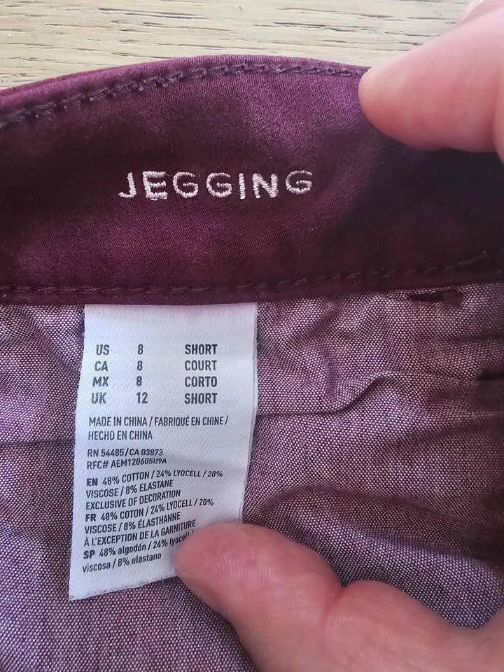 Size 8 American Eagle women's jeans image indicator(4)