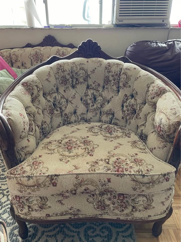 Loveseat and single sofa - photo 2