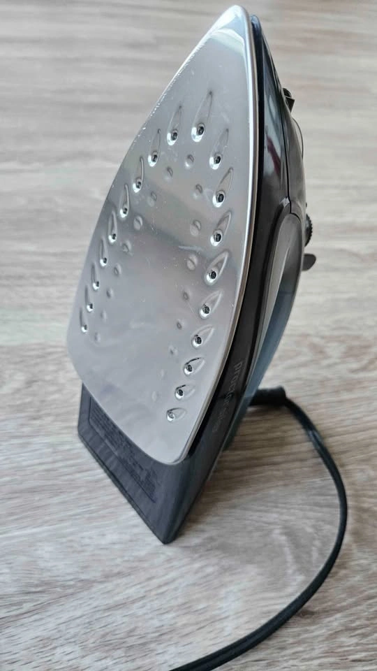 Steam Iron for Sale - Like New - photo 3