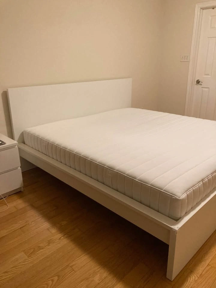 IKEA King Size Mattress - photo 4