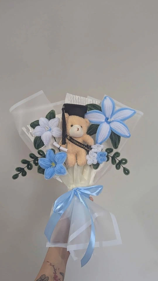 Graduation pipe cleaner bouquets that lasts forever 🎓✨ - photo 2