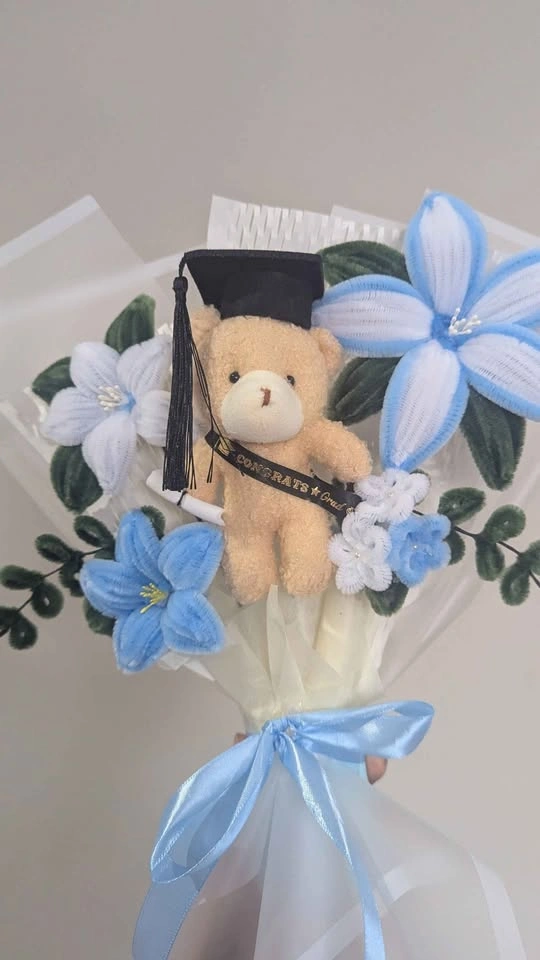 Graduation pipe cleaner bouquets that lasts forever 🎓✨ - photo 3
