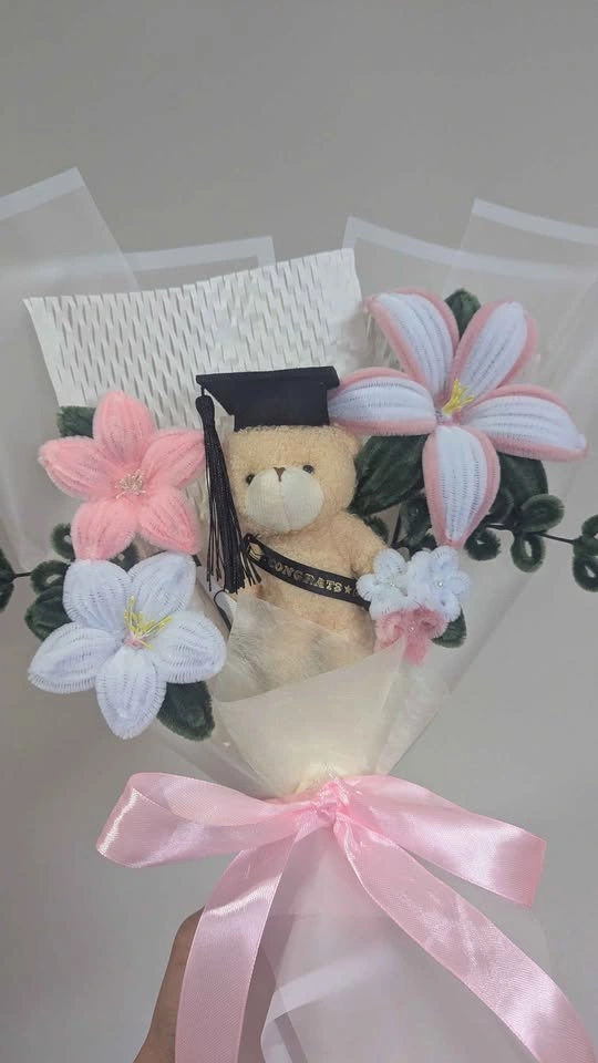 Graduation pipe cleaner bouquets that lasts forever 🎓✨ - photo 5
