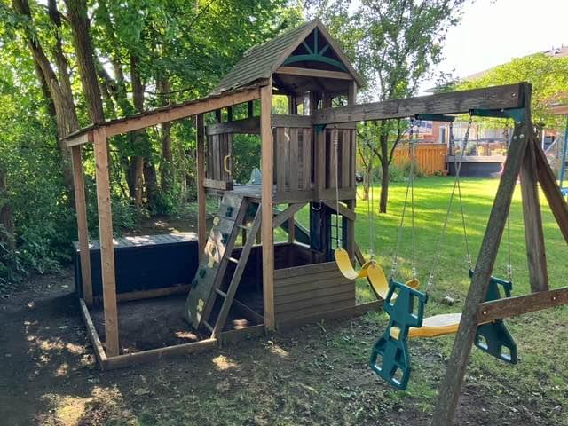 Playset/Playhouse - photo 4