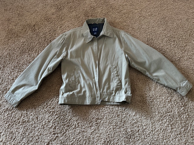 Gap Men’s Lightweight Jacket Size Medium