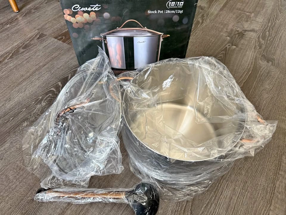 Brand new 12 Quart Stock Pot with Lid